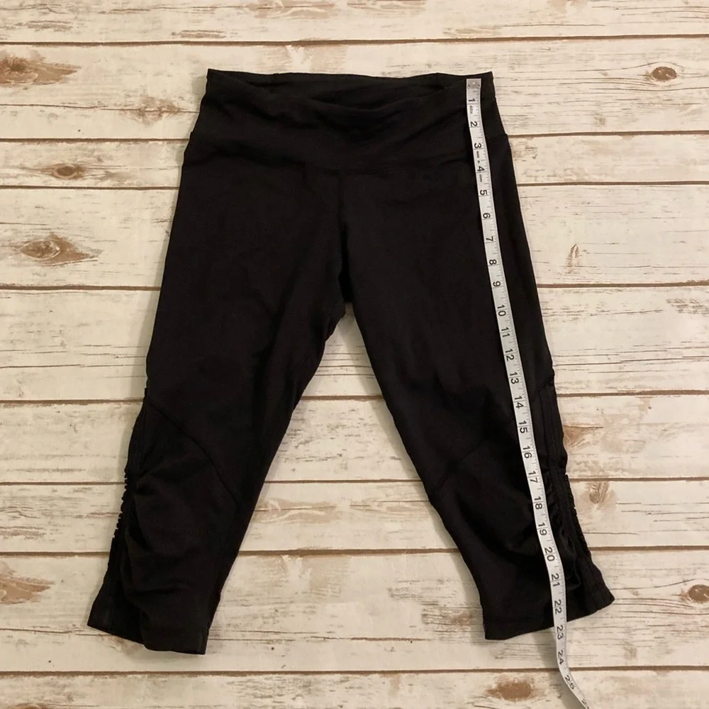 Lululemon Black Side Ruched Cropped Leggings Size 6
